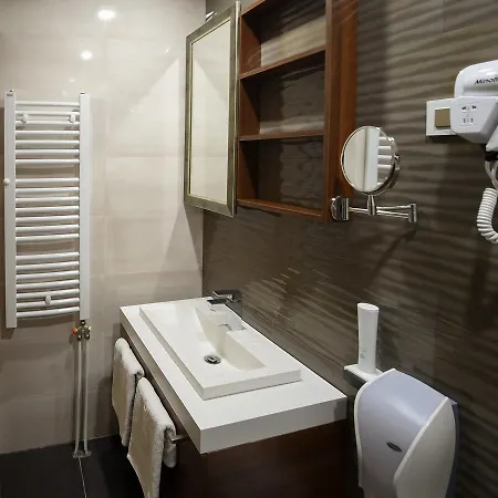 Ideo Lux 3*