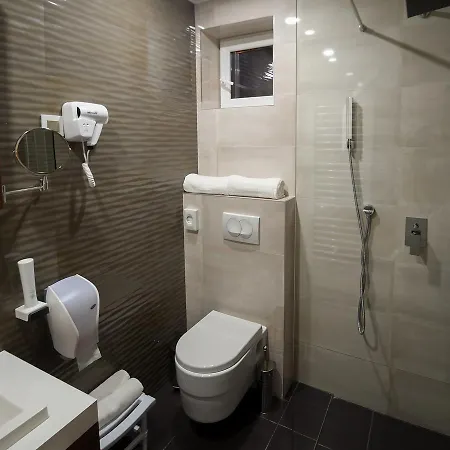 Hotell Ideo Lux Ni